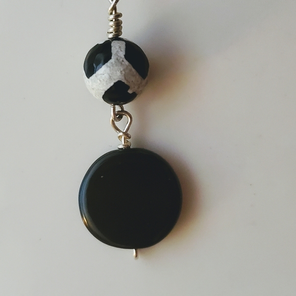 Elegant Tibetan Agate Dangle Earrings - Picture 2 of 3